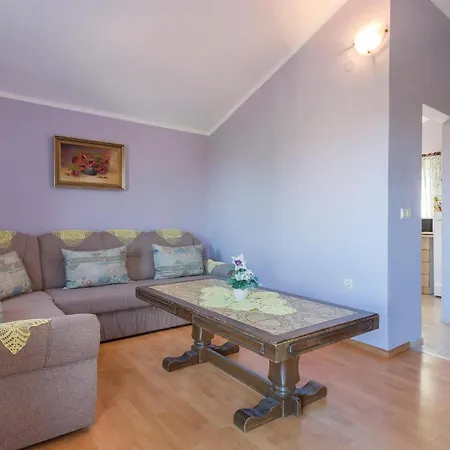 Two-bedroom In Διαμέρισμα