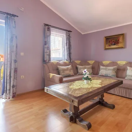 Two-bedroom In Peroj