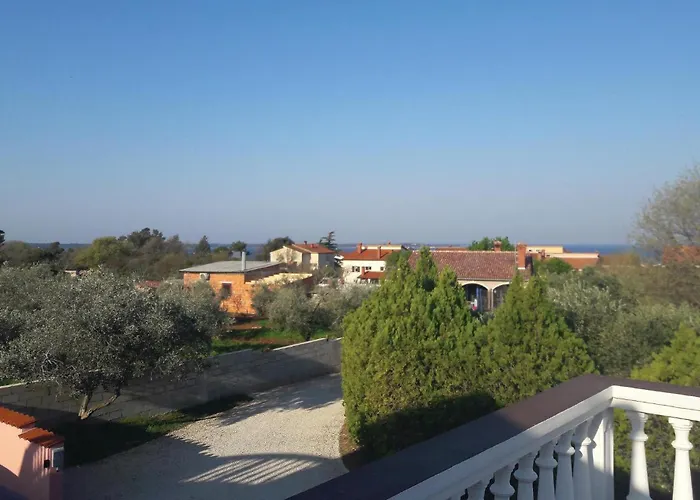 Two-bedroom In 아파트 *